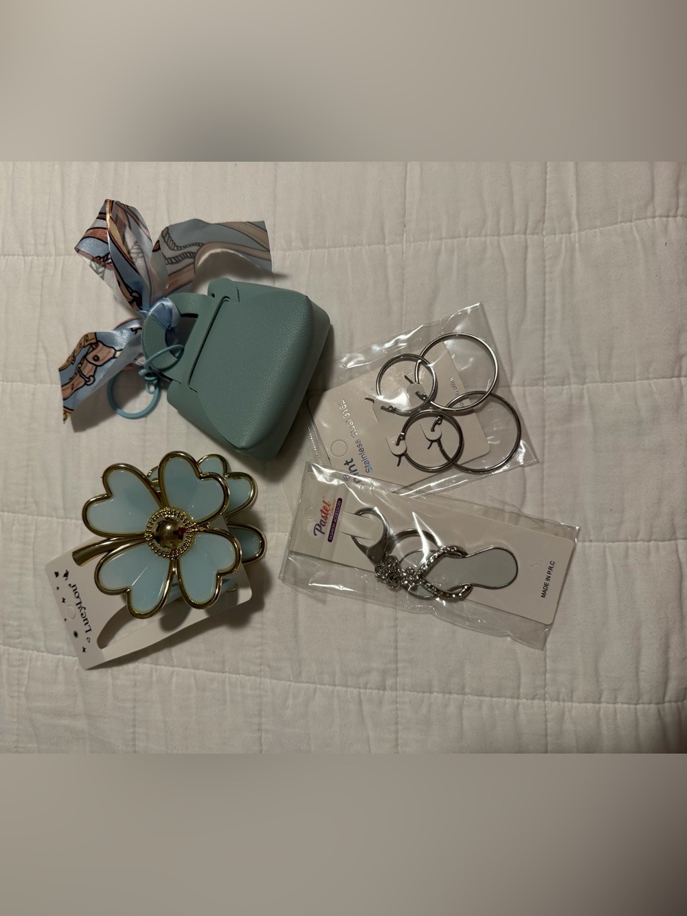 Fashion Accessory Gift Bundle – 4-Piece Set